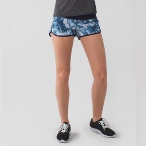 Lululemon Run: Speed Short *4-way Stretch Sea Side
Silver Fox Alberta Lake